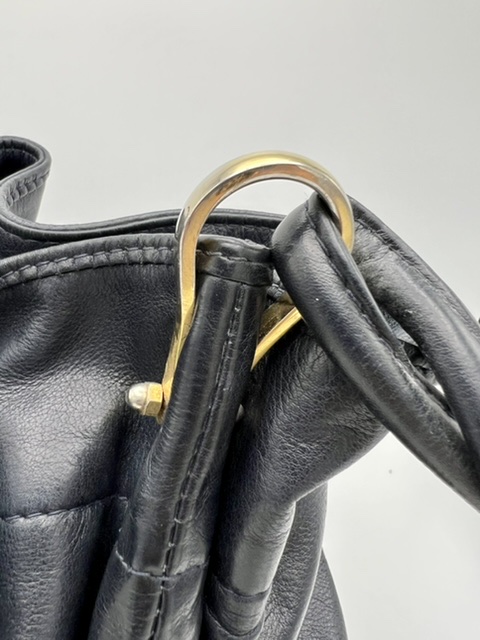 Gucci 80's Navy Leather Bucket Bag - Rellik